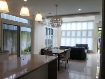 6 Bedrooms Spacious House in Banilad Area Cebu City