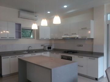 6 Bedrooms Spacious House in Banilad Area Cebu City
