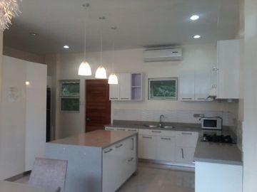 6 Bedrooms Spacious House in Banilad Area Cebu City