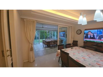 VENDO CHALET RESIDENCIAL EN BARRIO DALVIAN  CIUDAD CAPITAL  MENDOZA