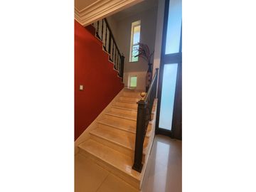 VENDO CHALET RESIDENCIAL EN BARRIO DALVIAN  CIUDAD CAPITAL  MENDOZA