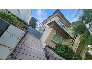 VENDO CHALET RESIDENCIAL EN BARRIO DALVIAN  CIUDAD CAPITAL  MENDOZA