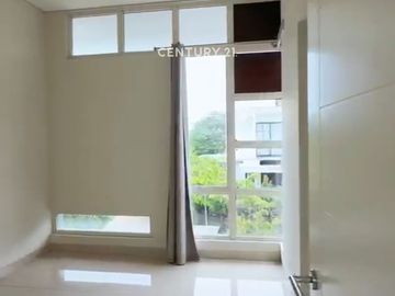 Dijual Rumah Bagus  Di Cluster Vasana Harapan Indah 2 Bekasi
