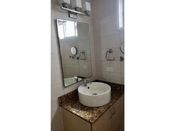 SE VENDE CASA EN PASEO DEL NORTE PH ALPES $225,000 AM