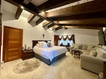 VENTA DE AMPLIA CASA EN RANCHO CORTES, CUERNAVACA, MORELOS