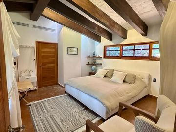 VENTA DE AMPLIA CASA EN RANCHO CORTES, CUERNAVACA, MORELOS