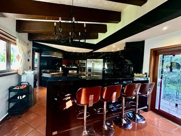VENTA DE AMPLIA CASA EN RANCHO CORTES, CUERNAVACA, MORELOS