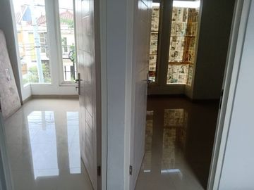 Jual Rumah Baru Gress 2 Lantai di Perumahan Green Semanggi Kota Surabaya