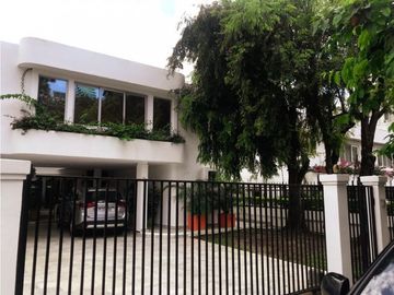 Sea Confiable Vende Casa en Obarrio de 4 recamaras - Piscina