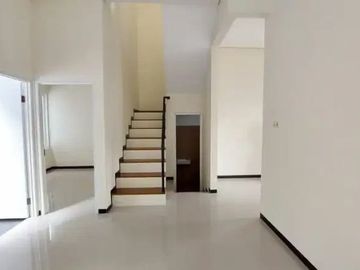 DIJUAL RUMAH BARU 2 LANTAI KAMAR 3 SULFAT PANDANWANGI KOTA MALANG