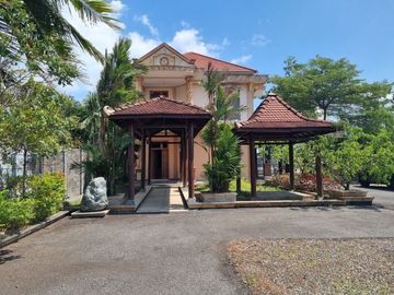 RUMAH MEWAH 2 LANTAI DENGAN TANAH YANG SANGAT LUAS DI PURWOREJO