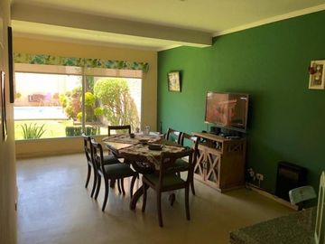 HERMOSA CASA EN VENTA CON 3 HABITACIONES, PILETA Y QUINCHO, QUILMES 1900 -TEMPERLEY-