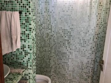 HERMOSA CASA EN VENTA CON 3 HABITACIONES, PILETA Y QUINCHO, QUILMES 1900 -TEMPERLEY-