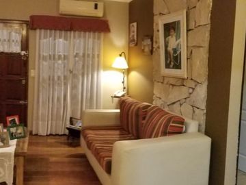 HERMOSA CASA EN VENTA CON 3 HABITACIONES, PILETA Y QUINCHO, QUILMES 1900 -TEMPERLEY-