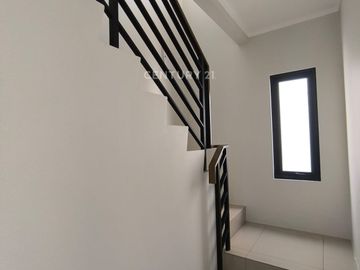 Dijual Rumah Di Summarecon Crown Gading Cluster Regia Bekasi