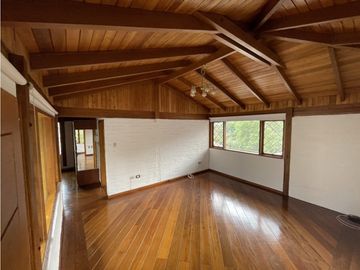 VENTA OPORTUNIDAD CASA CUMBAYA COLEGIO MENOR VIA PILLAGUA URB PRIVADA
