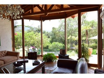 VENTA OPORTUNIDAD CASA CUMBAYA COLEGIO MENOR VIA PILLAGUA URB PRIVADA
