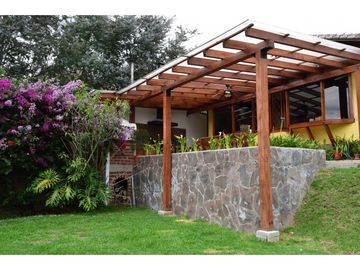 VENTA OPORTUNIDAD CASA CUMBAYA COLEGIO MENOR VIA PILLAGUA URB PRIVADA