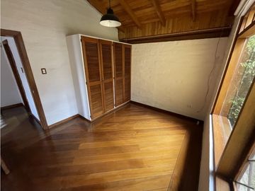 VENTA OPORTUNIDAD CASA CUMBAYA COLEGIO MENOR VIA PILLAGUA URB PRIVADA
