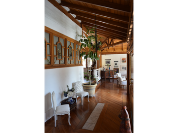 VENTA OPORTUNIDAD CASA CUMBAYA COLEGIO MENOR VIA PILLAGUA URB PRIVADA