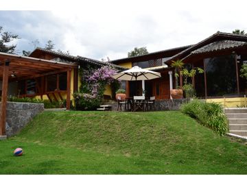 VENTA OPORTUNIDAD CASA CUMBAYA COLEGIO MENOR VIA PILLAGUA URB PRIVADA