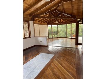 VENTA OPORTUNIDAD CASA CUMBAYA COLEGIO MENOR VIA PILLAGUA URB PRIVADA