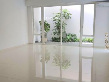 Dijual Rumah Mewah Dg Tanah Luas Ada Kolam Renang Di Cibubur