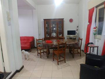 Casa tipo PH 4 Ambientes con cochera