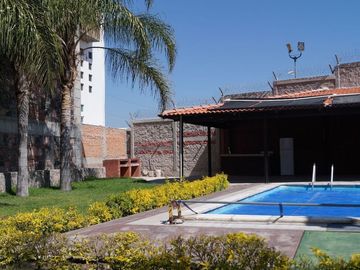 Venta de Casas en Los Candiles, 3 Recamaras, 2.5 Baños, Alberca, 206 m2