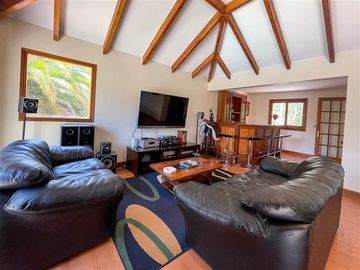 Casa en venta de 5 dorm. en Las Condes