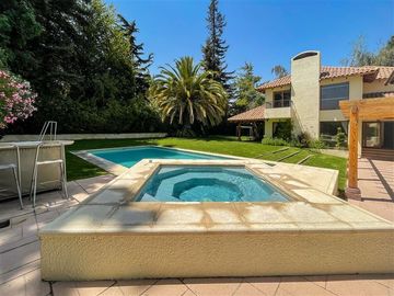 Casa en venta de 5 dorm. en Las Condes