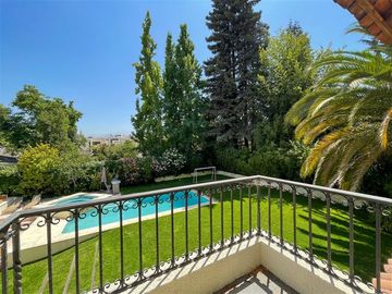 Casa en venta de 5 dorm. en Las Condes