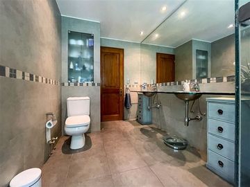 Casa en venta de 5 dorm. en Las Condes