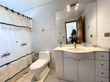 Casa en venta de 5 dorm. en Las Condes