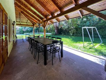 Casa en venta de 5 dorm. en Las Condes