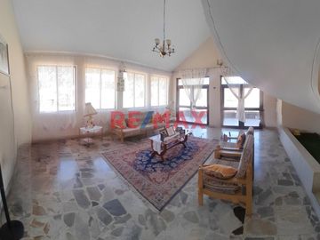 ❗❗   EXCLUSIVIDAD, AMPLITUD Y PROYECCIÓN ❗❗

UBICADA EN LA EXCLUSIVA Y CODICIADA ZONA DE SAN EDUARDO , ESTA PROPIEDAD DE 5.133,32 M² ES UNA VERDADER