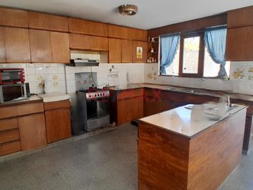 ❗❗   EXCLUSIVIDAD, AMPLITUD Y PROYECCIÓN ❗❗

UBICADA EN LA EXCLUSIVA Y CODICIADA ZONA DE SAN EDUARDO , ESTA PROPIEDAD DE 5.133,32 M² ES UNA VERDADER
