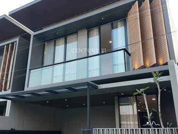 Dijual Rumah Premium Jogja Dengan Private Pool dekat SKE