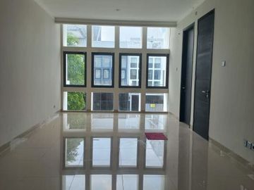 Kebayoran Symphony, Rumah Dijual 2,5 Lantai Desain Modern. SC-8109