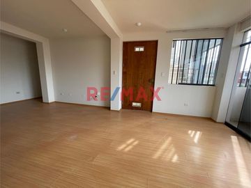 🏡 Departamento en Venta – Vipol, Callao

📍 Ubicación: Av. Nenúfares 659-661, Urb. Vipol Bocanegra – Callao
🛏 4 dormitorios con clóset
🛁 2 baños co
