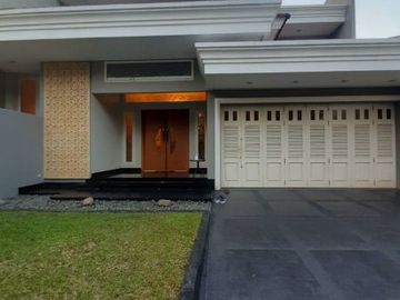 DIJUAL RUMAH SUPER LUXURIOUS at JL TANJUNG, MENTENG (dgn ROOFTOP)