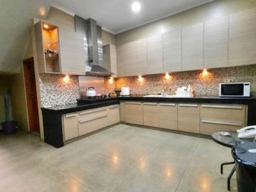 DIJUAL RUMAH SUPER LUXURIOUS at JL TANJUNG, MENTENG (dgn ROOFTOP)