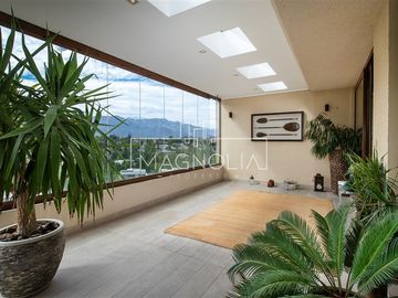 Casa en venta de 4 dorm. en Lo Barnechea