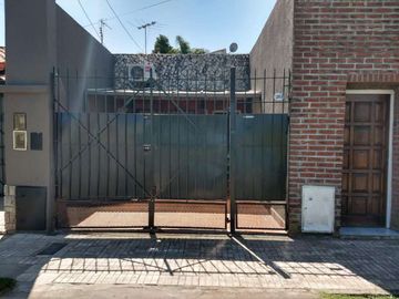 Casa PH en venta en Quilmes Oeste