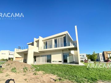 CASA en VENTA en Terralagos  - Canning