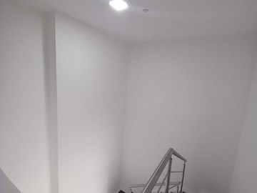 VENTA DE LOFT AMOBLADO, SECTOR PUERTO SANTA ANA