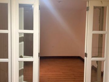 casa en venta en la castellana. Cod V215986