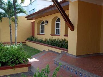 casa en venta en riomar. Cod V10199