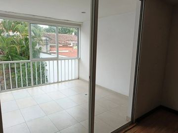 Amplia y elegante casa de 2 niveles en La Flora, Cali