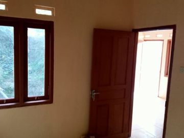 RUMAH MINIMALIS SUASANA SEJUK DEKAT KUA SENTOLO